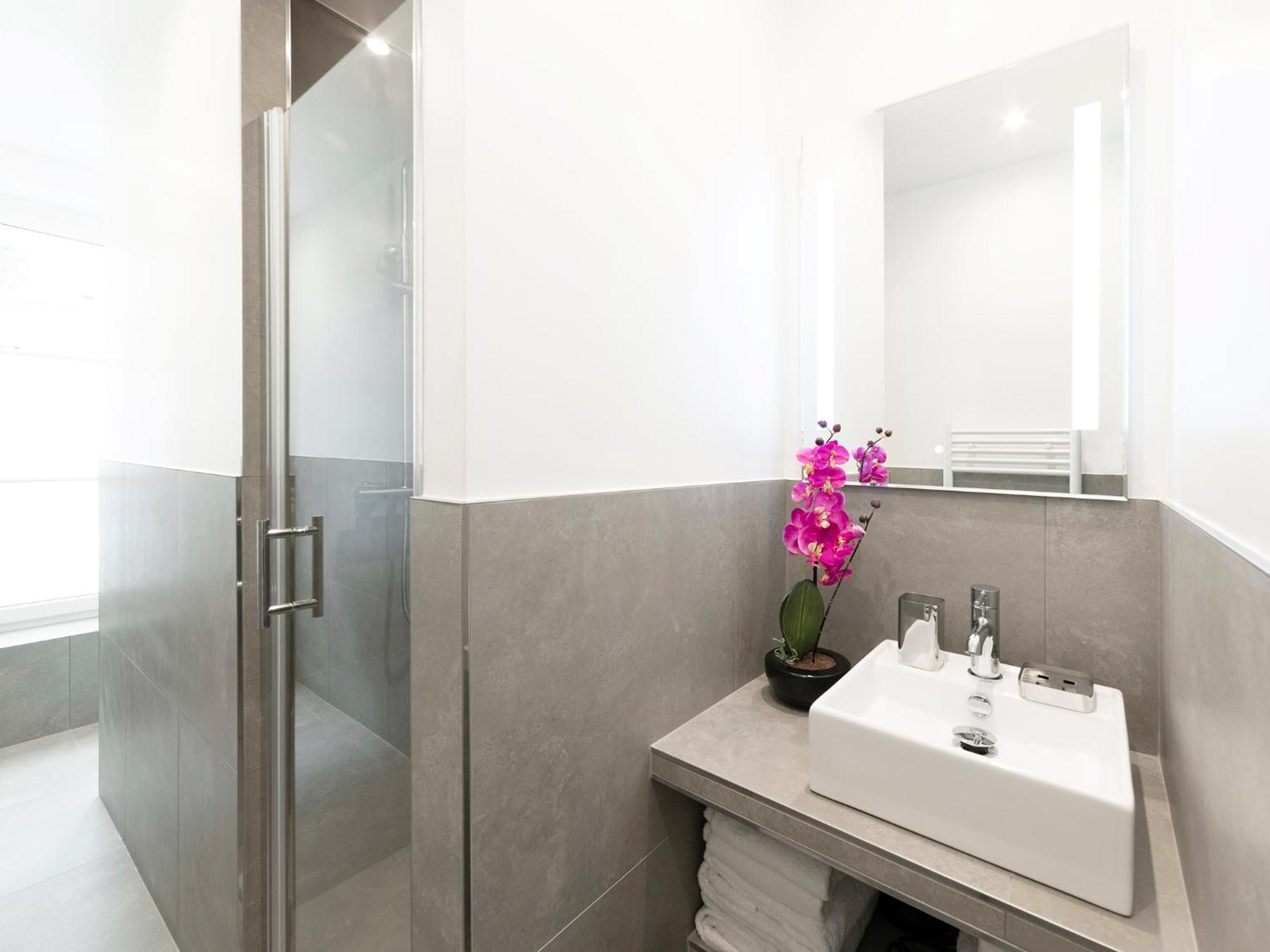 Livinparis - Luxury 3 Bedrooms Le Louvre Ii Parigi